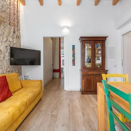 Charming House Con Doccia Sensoriale E Cortile Interno - Centro Storico * Κάλιαρι